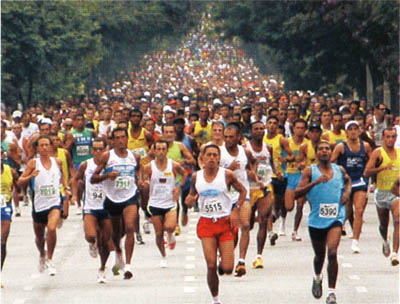 Corrida de So Silvestre, a mais tradicional corrida da Amrica Latina, realizada no dia 31 de dezembro, na Av. Paulista, em So Paulo