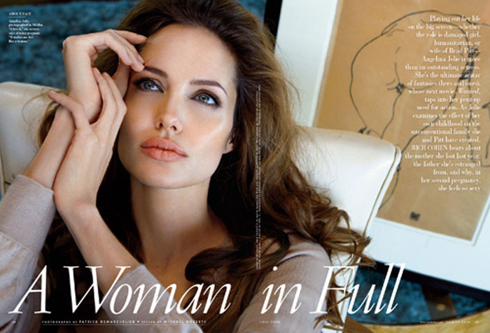 Angelina Jolie, a mulher mais bela do mundo, segundo leitores da Vanity Fair.
A mais bela entre as mulheres mais belas do mundo.