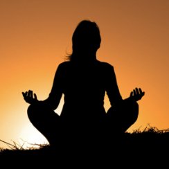 Vamos usar um raciocínio lógico. 
Por que nenhum deus disse que fez um universo imenso e escolheu um planetinha para criar vida ali e dotar um dos animais de capacidade de falar e o representar?  
Por que todos os deuses criadores disseram ter feito primeiro a Terra como centro do universo e depois criado o Sol e a Lua além de um punhado de estrelas para enfeitar o céu?  
Por que nenhum deus revelou nada que não estava ao alcance dos olhos humanos das épocas em que foram escritos os livros sagrados?  
E por que nenhum deus se manifestou para todos os povos em vez de para um pequeno grupo humano em um pedacinho minúsculo do planeta?